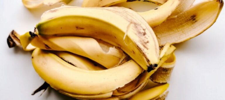 ZAŠTO JE DOBRA KORA BANANE: Prirodno bijeli zube, izvlači trn iz kože, protiv bradavica… Zdravlje,