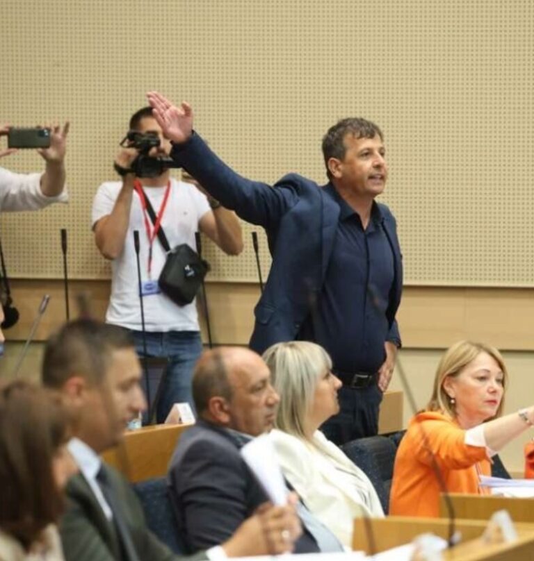 Nebojša Vukanović,