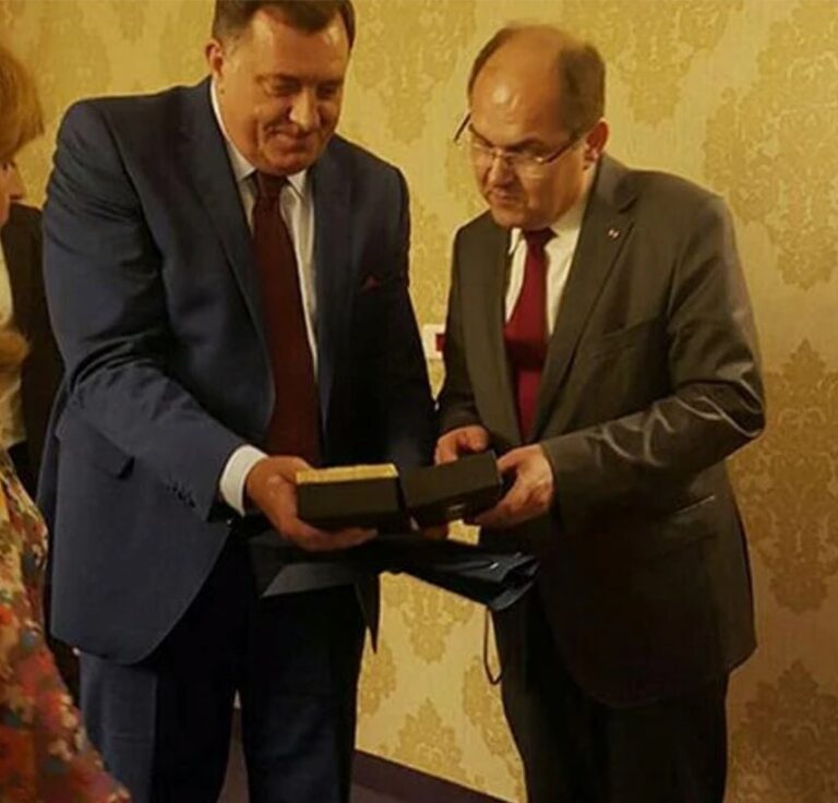 Milorad Dodik, Christian Schmidt,
