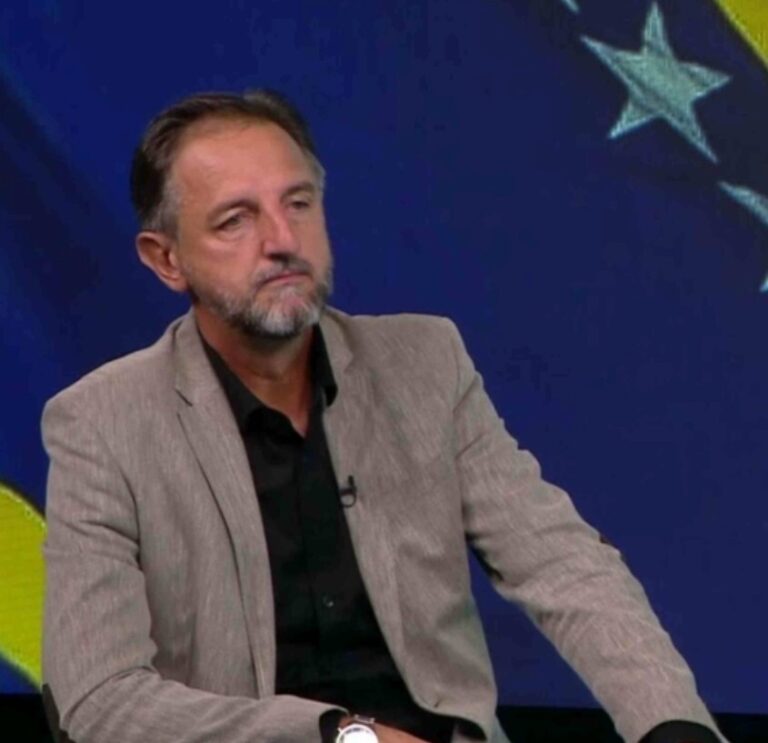 Dževad Mahmutović,