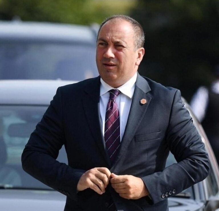 Igor Crnadak,