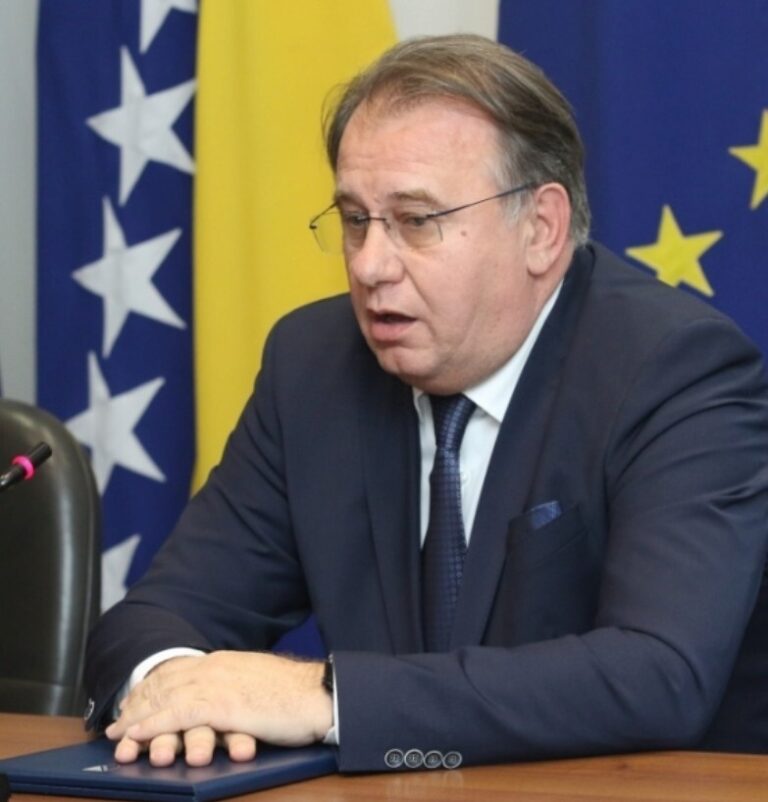 Nermin Nikšić,