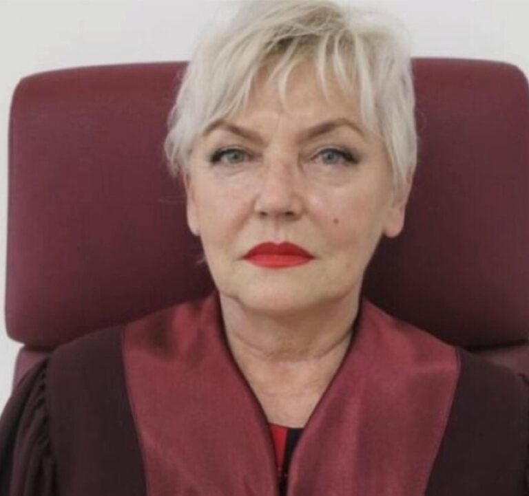 Sena Uzunović,