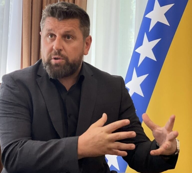 Ćamil Duraković,