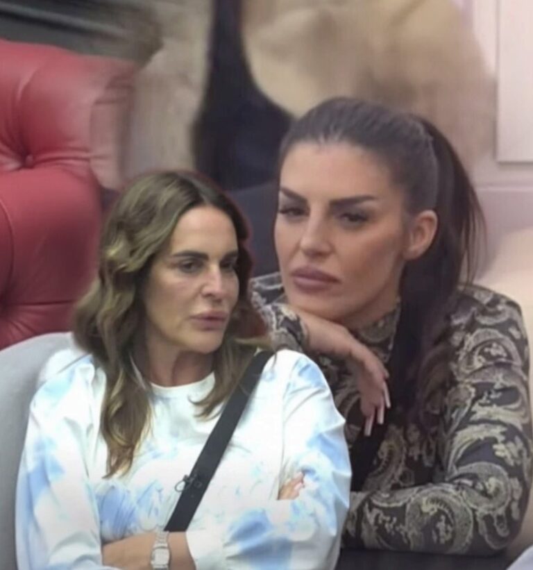 Milena Kačavenda, Ena Čolić,