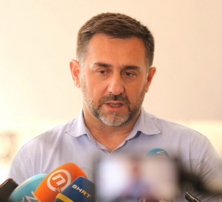 Edin Ramić: “Kada je Trojki pao rejting – Počeli su izbacivati SNSD iz vlasti” (VIDEO) Edin Ramić,