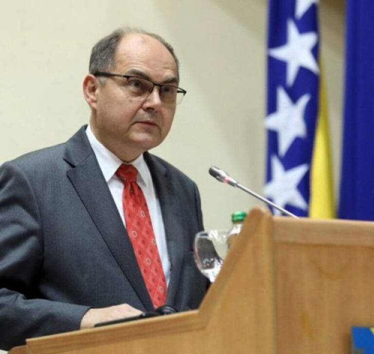 Visoki predstavnik presjekao: “Pitanje državne imovine prepustio bih domaćim političarima” Christian Schmidt,