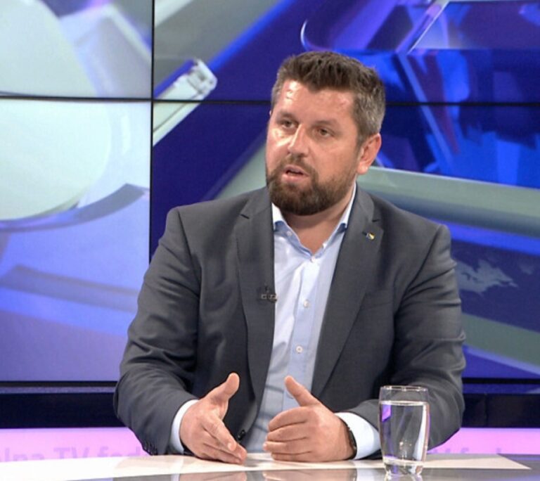Ćamil Duraković,