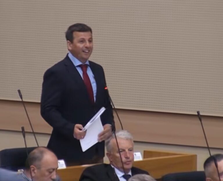 Nebojša Vukanović,