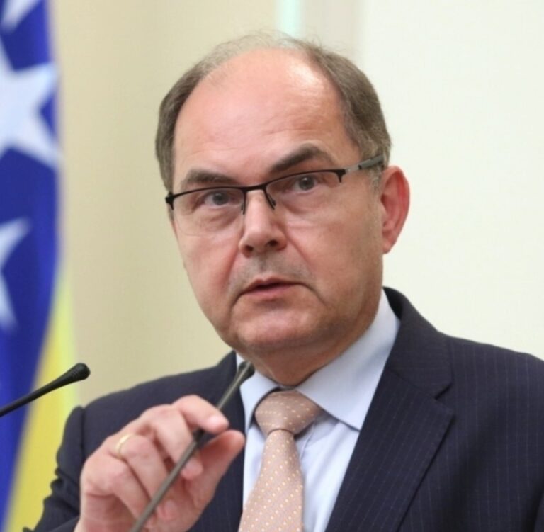 Christian Schmidt,