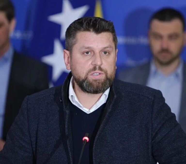 Ćamil Duraković,