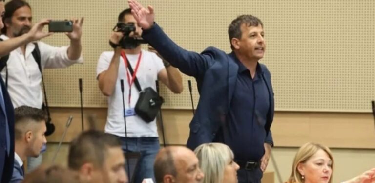 Nebojša Vukanović,