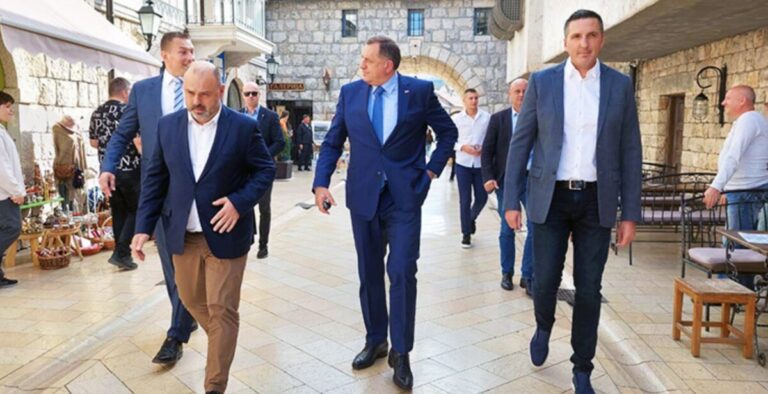 Kraj velike političke ljubavi: Nedeljko Elek već deset dana prkosi Miloradu Dodiku Milorad Dodik, Nedeljko Elek,