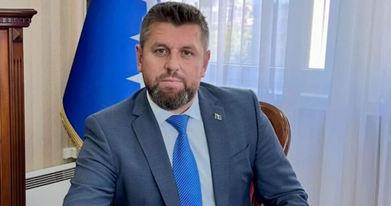 Ćamil Duraković,