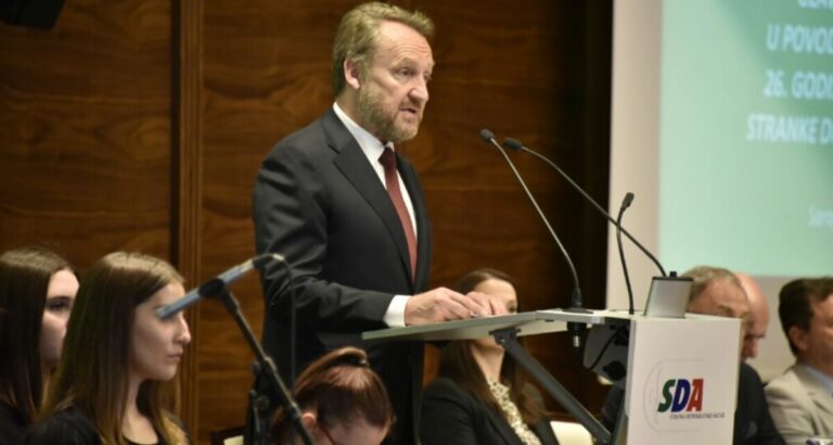 Bakir Izetbegović,