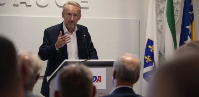 Bakir Izetbegović,