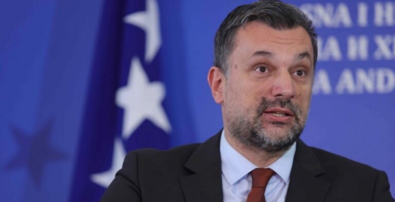 Elmedin Konaković postao zajednička meta: “Dok traje jedan od najžešćih političkih obračuna sa vlastima u Srbiji na čelu sa Aleksandrom Vučićem” Elmedin Konaković,