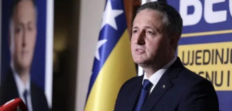 Denis Bećirović,